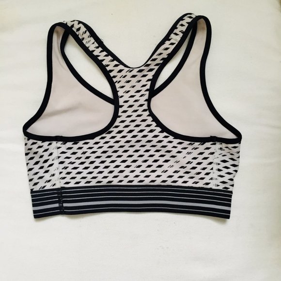 Under Armour Bundle Of 2 Sports Bras Size Medium - Picture 4 of 10